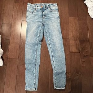 Womens size 2 jeans, American Eagle